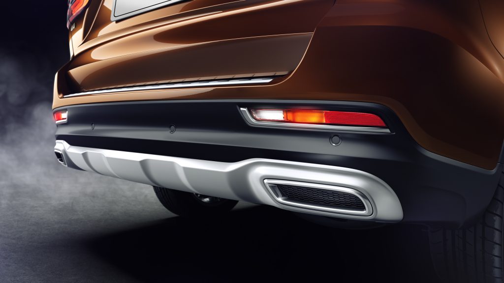 RX8_SA_6AT 4WD LUX_Brown Exterior_Tailpipe